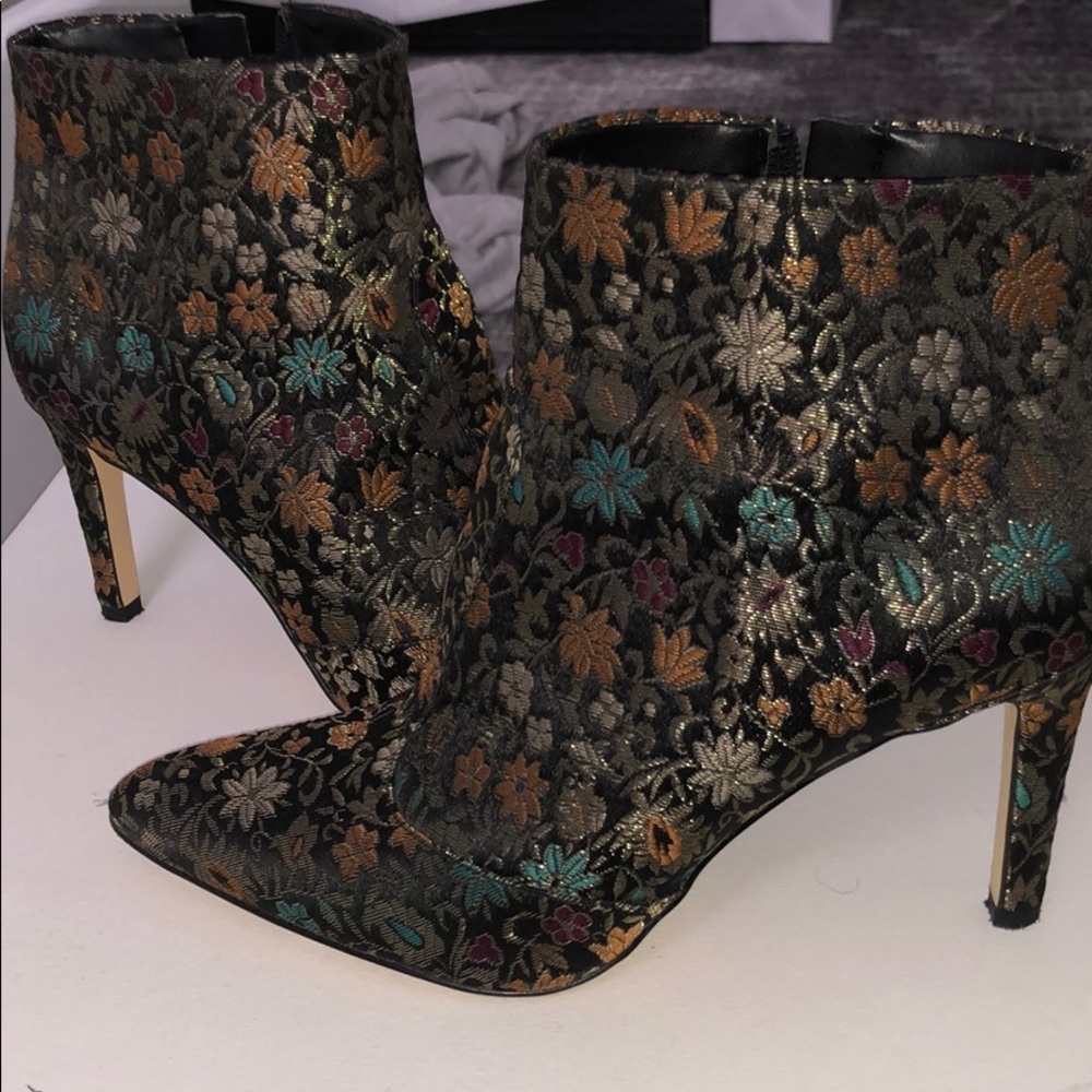 Heels - Picture 2 of 3